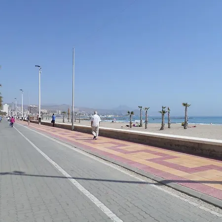 Beachfront 坎佩略